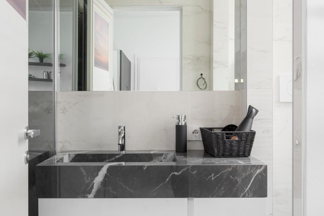 Appartement Nest For 2 In Milan Fashion District Via S Cecilia Extérieur photo